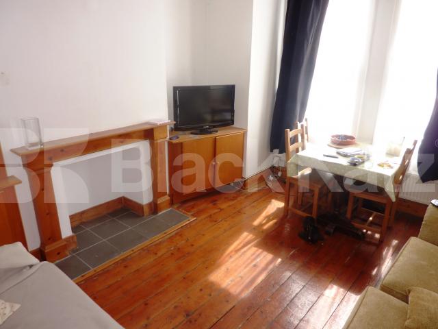 			NEW INSTRUCTION!, 2 Bedroom, 1 bath, 1 reception Flat			 Cheverton Road, WHITEHALL PARK